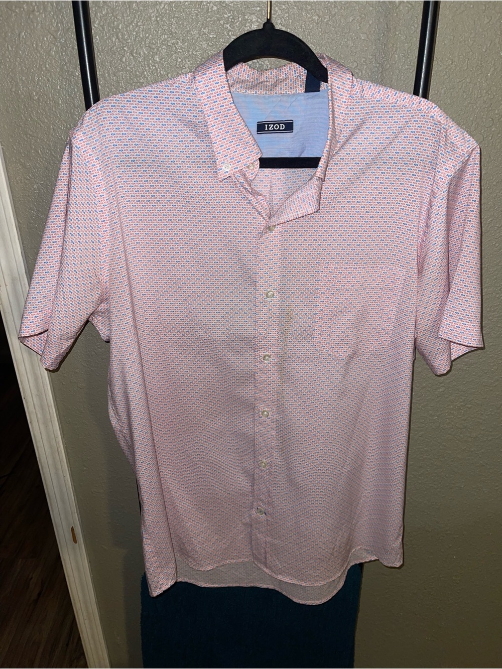 Izod Short-Sleeve Button-Down Shirt in Pink and Light Blue Microprint